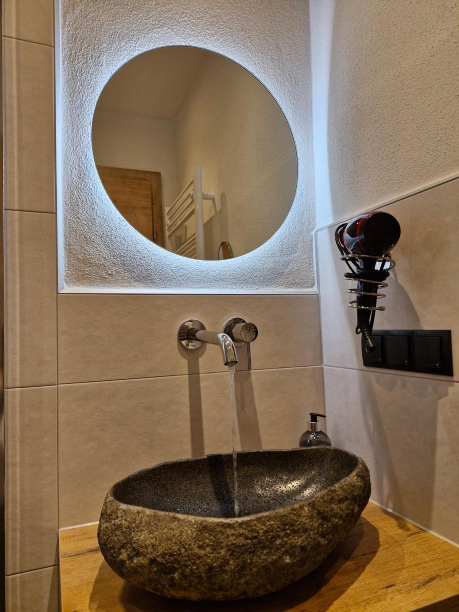 Apartmenthaus Kristall วาไกรน์ ภายนอก รูปภาพ